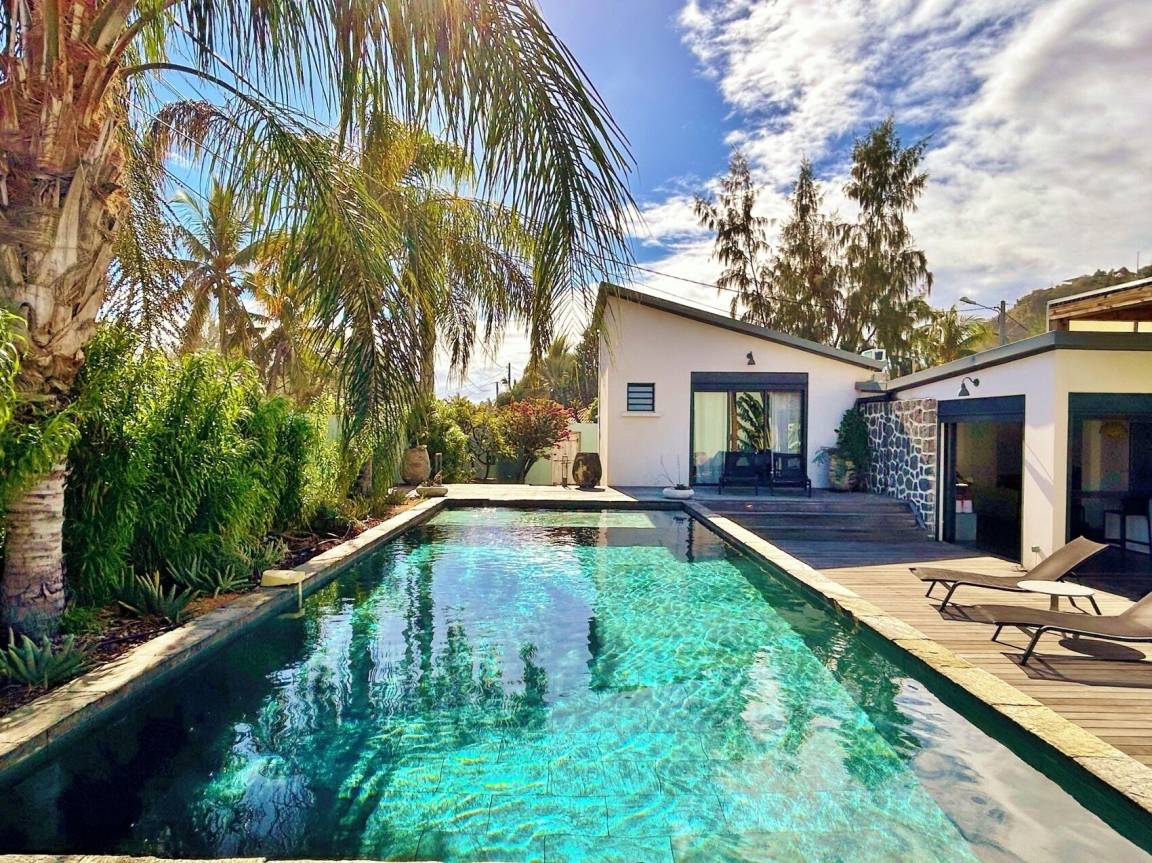 Piscine privée chauffée de style balinais